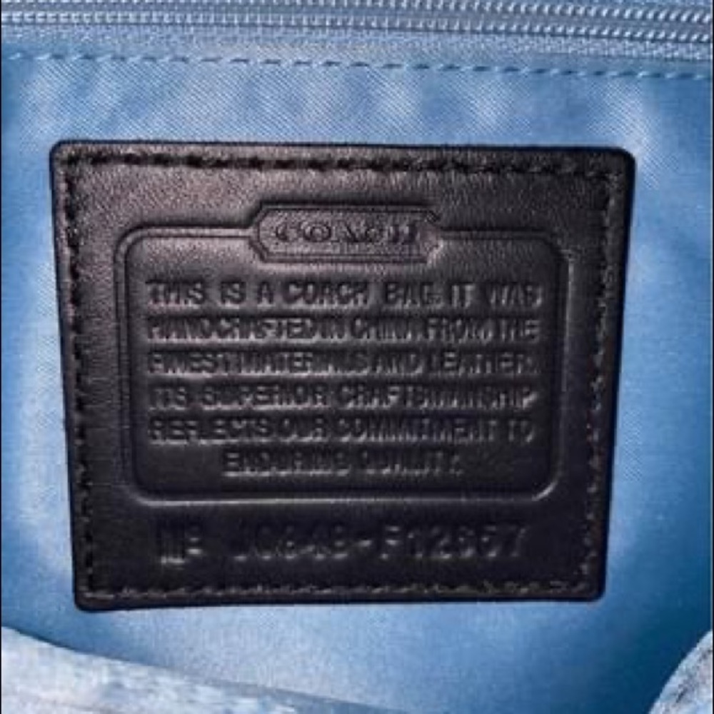 black zoe COACH bag with baby blue interior - Picture 3 of 4